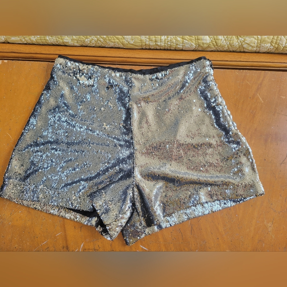 NWOT FREE PEOPLE SEQUIN SHORTS